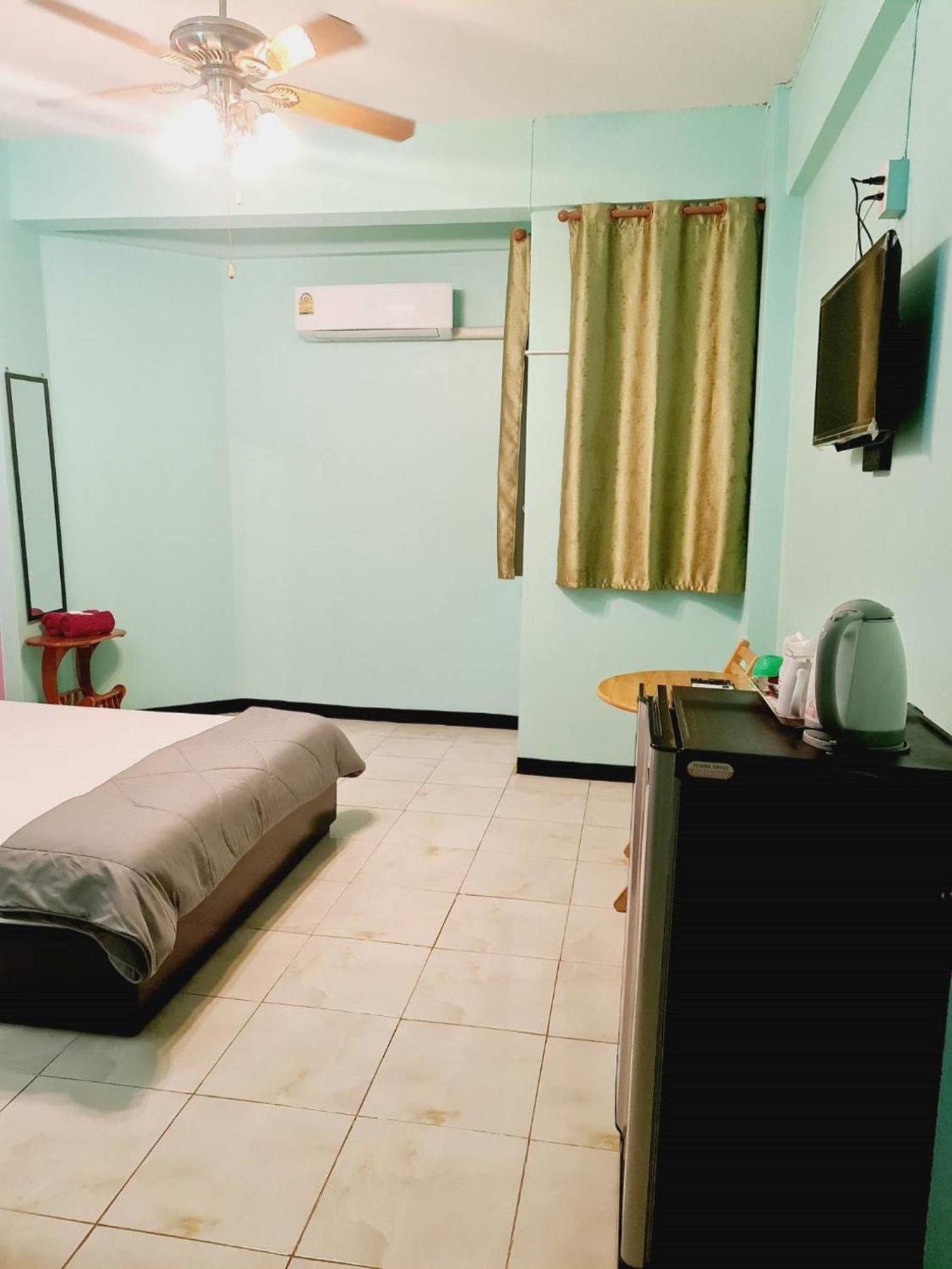 Royal Land Mae Klong Hotel Samut Songkhram Extérieur photo